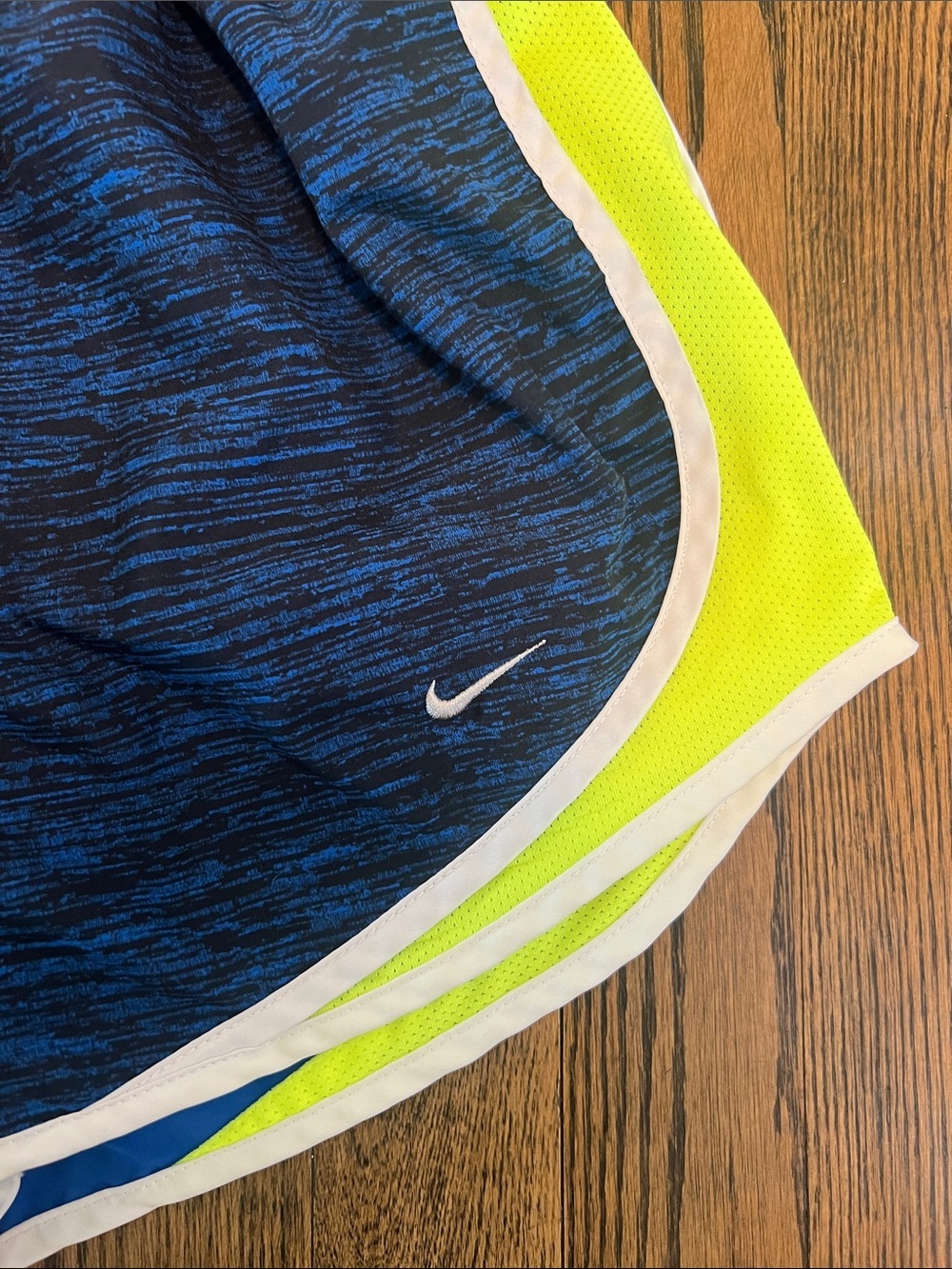 Nike Women’s Navy & Neon Yellow Athletic Running Shorts - Picture 2 of 7